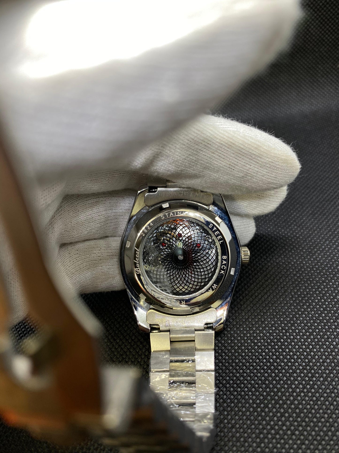 Rolex Oyster Perpetual Black Dial Elegance & Date Display